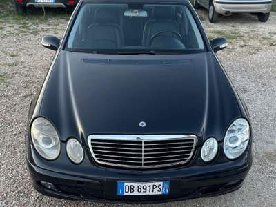 Mercedes-Benz Classe E E 200 CDI cat Avantgarde Blu/Azzurro usata Rimini