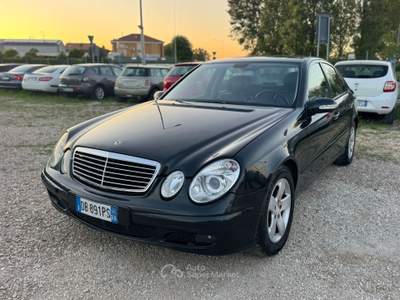 Mercedes-Benz Classe E E 200 CDI cat Avantgarde Blu/Azzurro usata Rimini