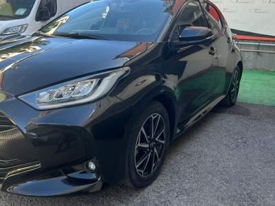Toyota Yaris 5 porte Lounge Nero usata Cercola