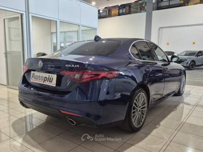Alfa Romeo Giulia 2.2 Turbodiesel 190 CV AT8 Business Blu/Azzurro usata Milano