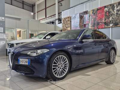 Alfa Romeo Giulia 2.2 Turbodiesel 190 CV AT8 Business Blu/Azzurro usata Milano