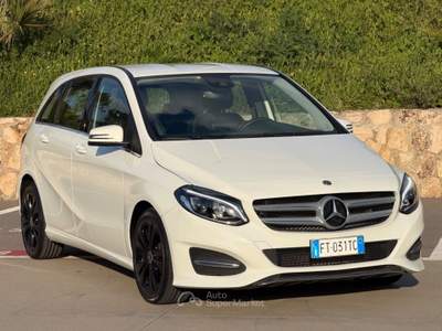 Mercedes-Benz Classe B SPORT+NAVI+LED+RCAM+PELLE-TEX+CRUISE+17BLACK Bianco usata Civitavecchia
