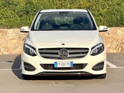 Mercedes-Benz Classe B SPORT+NAVI+LED+RCAM+PELLE-TEX+CRUISE+17BLACK Bianco usata Civitavecchia