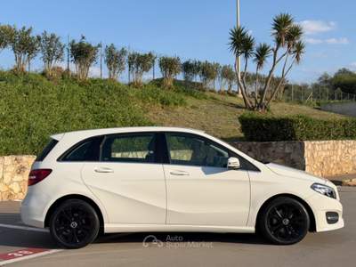 Mercedes-Benz Classe B SPORT+NAVI+LED+RCAM+PELLE-TEX+CRUISE+17BLACK Bianco usata Civitavecchia