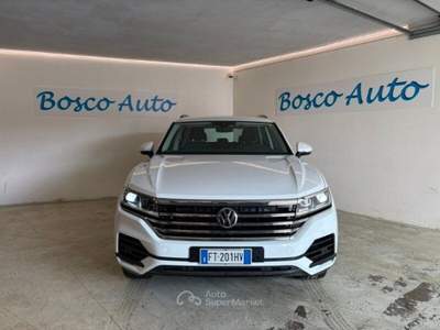 Volkswagen Touareg 3.0 V6 TDI 286 CV SCR Style Blu/Azzurro usata Borgo San Dalmazzo
