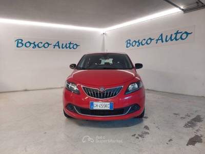 Lancia Ypsilon 1.0 FireFly 5 porte S&amp;S Hybrid Ecochic Silver Rosso usata Borgo San Dalmazzo