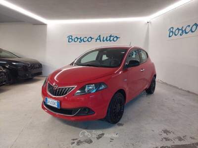 Lancia Ypsilon 1.0 FireFly 5 porte S&amp;S Hybrid Ecochic Silver Rosso usata Borgo San Dalmazzo