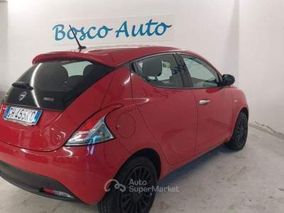 Lancia Ypsilon 1.0 FireFly 5 porte S&amp;S Hybrid Ecochic Silver Rosso usata Borgo San Dalmazzo