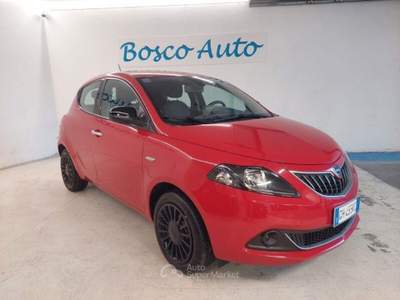 Lancia Ypsilon 1.0 FireFly 5 porte S&amp;S Hybrid Ecochic Silver Rosso usata Borgo San Dalmazzo