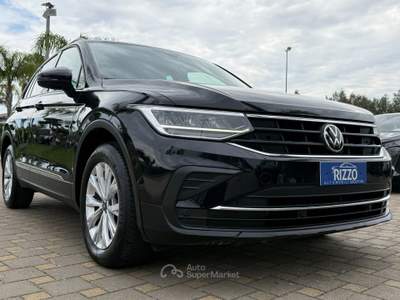 Volkswagen Tiguan VOLKWAGEN TIGUAN 2.0TDI 150CV DSG LIFE NAVI Nero usata Mesagne