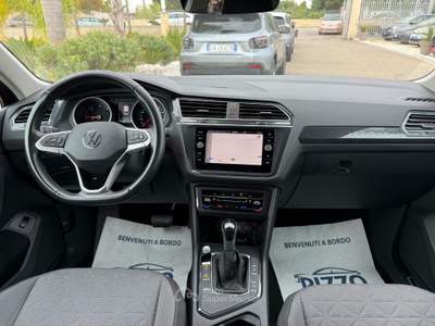 Volkswagen Tiguan VOLKWAGEN TIGUAN 2.0TDI 150CV DSG LIFE NAVI Nero usata Mesagne
