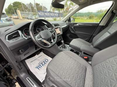 Volkswagen Tiguan VOLKWAGEN TIGUAN 2.0TDI 150CV DSG LIFE NAVI Nero usata Mesagne