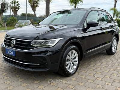 Volkswagen Tiguan VOLKWAGEN TIGUAN 2.0TDI 150CV DSG LIFE NAVI Nero usata Mesagne