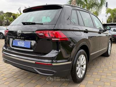 Volkswagen Tiguan VOLKWAGEN TIGUAN 2.0TDI 150CV DSG LIFE NAVI Nero usata Mesagne