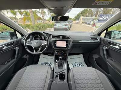Volkswagen Tiguan VOLKWAGEN TIGUAN 2.0TDI 150CV DSG LIFE NAVI Nero usata Mesagne