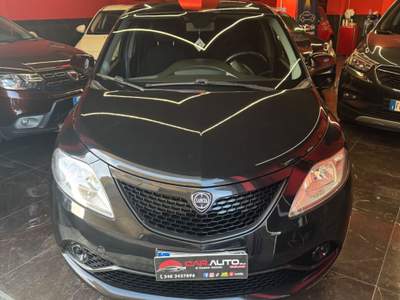 Lancia Ypsilon 5 porte GPL Ecochic Black and Noir Nero usata Giugliano in Campania