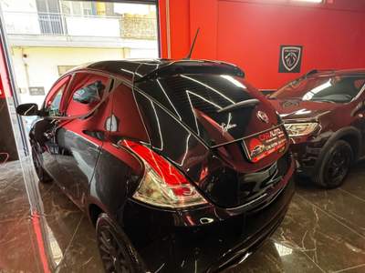 Lancia Ypsilon 5 porte GPL Ecochic Black and Noir Nero usata Giugliano in Campania