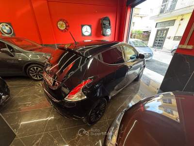Lancia Ypsilon 5 porte GPL Ecochic Black and Noir Nero usata Giugliano in Campania
