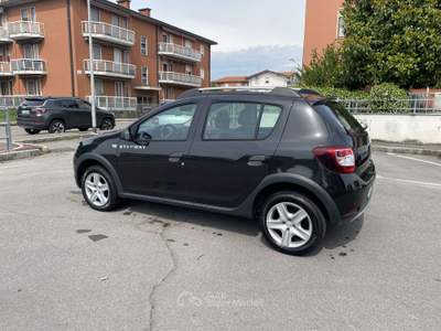 Dacia Sandero Stepway 1.5 dci  s&s 90cv E6 NEOPATENTATI Grigio usata Treviglio