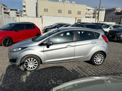 Ford Fiesta non fumatore Argento usata Barletta