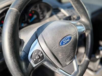 Ford Fiesta non fumatore Argento usata Barletta