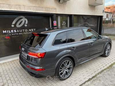 Audi Q7 50TDI GANCIO 22" VIRTUAL ACC S LINE PANO Grigio usata Rubano