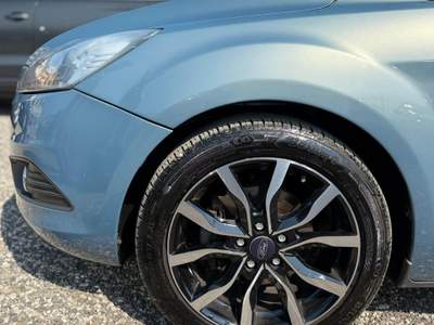 Ford Focus TITANIUM Blu/Azzurro usata Barletta