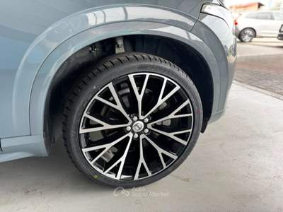 Volvo XC90 B5 (d) AWD automatico 7 posti Core Iva Esposta Grigio usata Sedriano