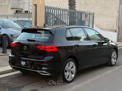 Volkswagen Golf 2.0TDI 150 DSG Style Nero usata San Michele Salentino