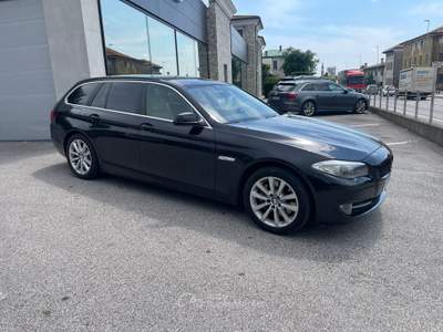 BMW Serie 5 525d Touring xDrive Nero usata Rosà