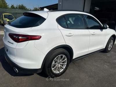 Alfa Romeo Stelvio Stelvio 2.2 Turbodiesel 190 CV AT8 Q4 Business Bianco usata Strambino