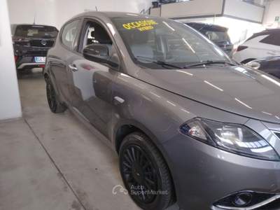 Lancia Ypsilon 1.0 FireFly 5 porte S&S Hybrid Silver Grigio usata Piazzola sul Brenta