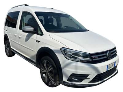 Volkswagen Caddy 2.0 TDI 122 CV 4MOTION Alltrack 4X4 Bianco usata Oderzo