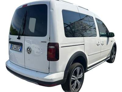 Volkswagen Caddy 2.0 TDI 122 CV 4MOTION Alltrack 4X4 Bianco usata Oderzo