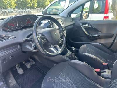 Peugeot 208 1° serie 1.4 VTi 95 CV 5p. GPL Allure Bianco usata Oderzo