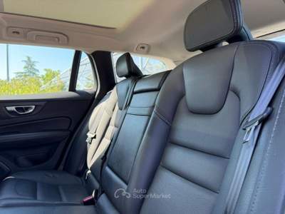 Volvo V60 Cross Country D4 AWD Geartronic Pro Bianco usata Oderzo