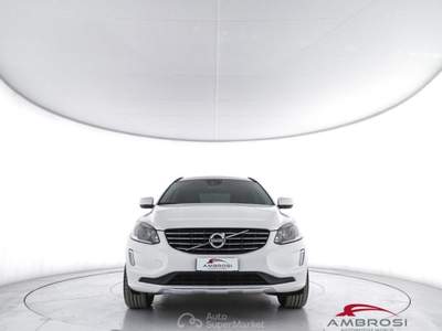 Volvo XC60 D3 Geartronic R-design Kinetic - PER OPERATORI DEL Bianco usata Corciano