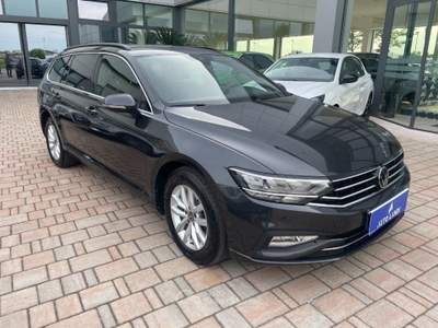 Volkswagen Passat 2.0 TDI Business 150cv DSG Nero usata Sarego