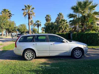 Volvo V50 1.6d Momentum Giallo usata Grottammare