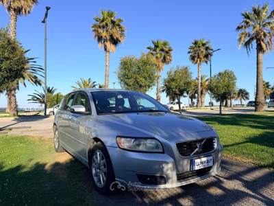 Volvo V50 1.6d Momentum Giallo usata Grottammare