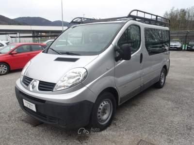 Renault Trafic 2.0dCi 115 9 POSTI - PASSO CORTO X COMMERCIANTI Argento usata Cavasso Nuovo