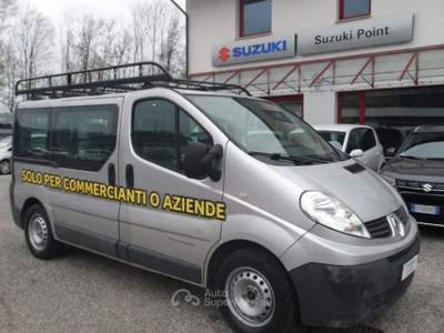Renault Trafic 2.0dCi 115 9 POSTI - PASSO CORTO X COMMERCIANTI Argento usata Cavasso Nuovo Renault Trafic 2.0dCi 115 9 POSTI - PASSO CORTO X COMMERCIANTI Argento usata Cavasso Nuovo