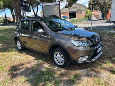 Dacia Sandero *NAVI*GPL DI FABBRICA*NEOPATENTATI* Bronzo usata Grosseto