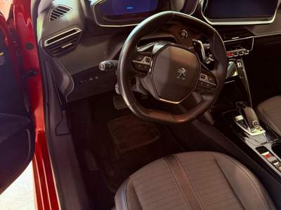 Peugeot 208 5 porte Active Rosso usata Torino