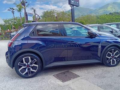 Renault 5 E-Tech Electric Unico proprietario Blu/Azzurro usata Arienzo