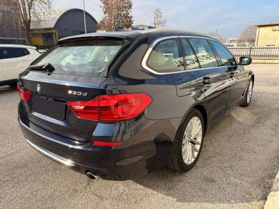 BMW Serie 5 530d d xDrive Touring Luxury Blu/Azzurro usata CALCINATO
