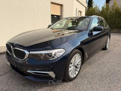 BMW Serie 5 530d d xDrive Touring Luxury Blu/Azzurro usata CALCINATO