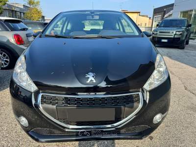 Peugeot 208 1.4 8V HDi 68CV 3p. Allure Nero usata CALCINATO