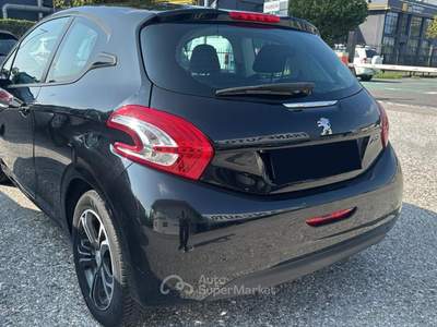 Peugeot 208 1.4 8V HDi 68CV 3p. Allure Nero usata CALCINATO