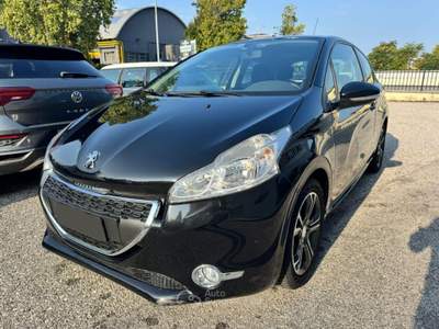 Peugeot 208 1.4 8V HDi 68CV 3p. Allure Nero usata CALCINATO